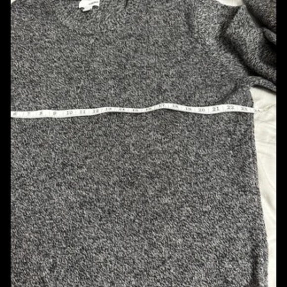 Sonoma Gray Crewneck Sweater with Ribbed Detailing - Picture 3 of 5